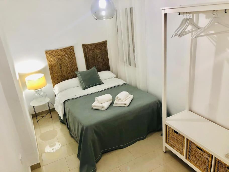 Nieves Viejas Apartamento Fresco Con Patio En Cordoba Luaran gambar